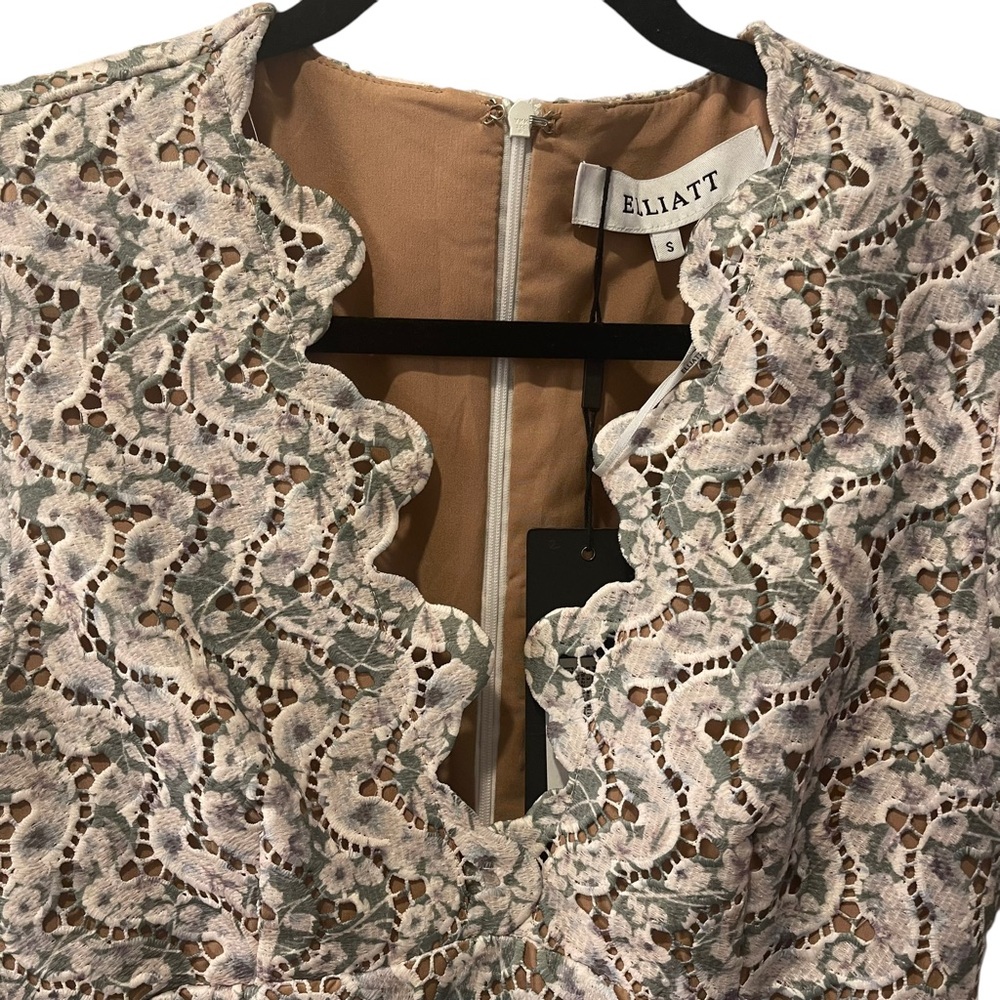NWT Elliatt Ritual Dress Sage/White Sz. Small - Picture 7 of 9